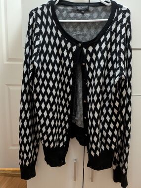 Black & White Diamond-Print Cardigan